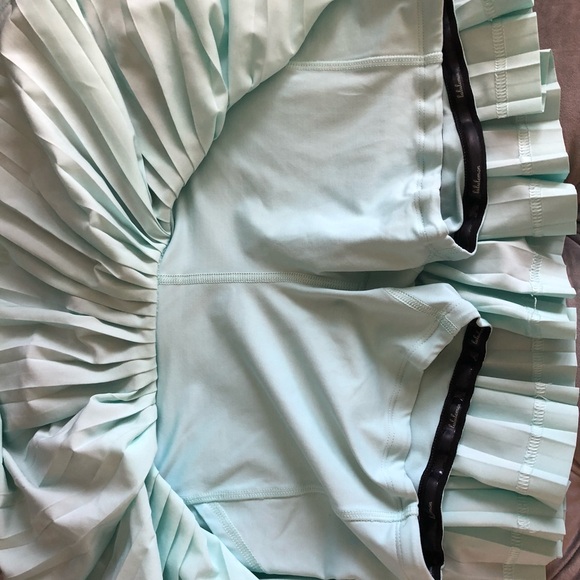 Lululemon skirt pleated size:6 cheetah, light blue, shorts, pocket - Picture 8 of 9